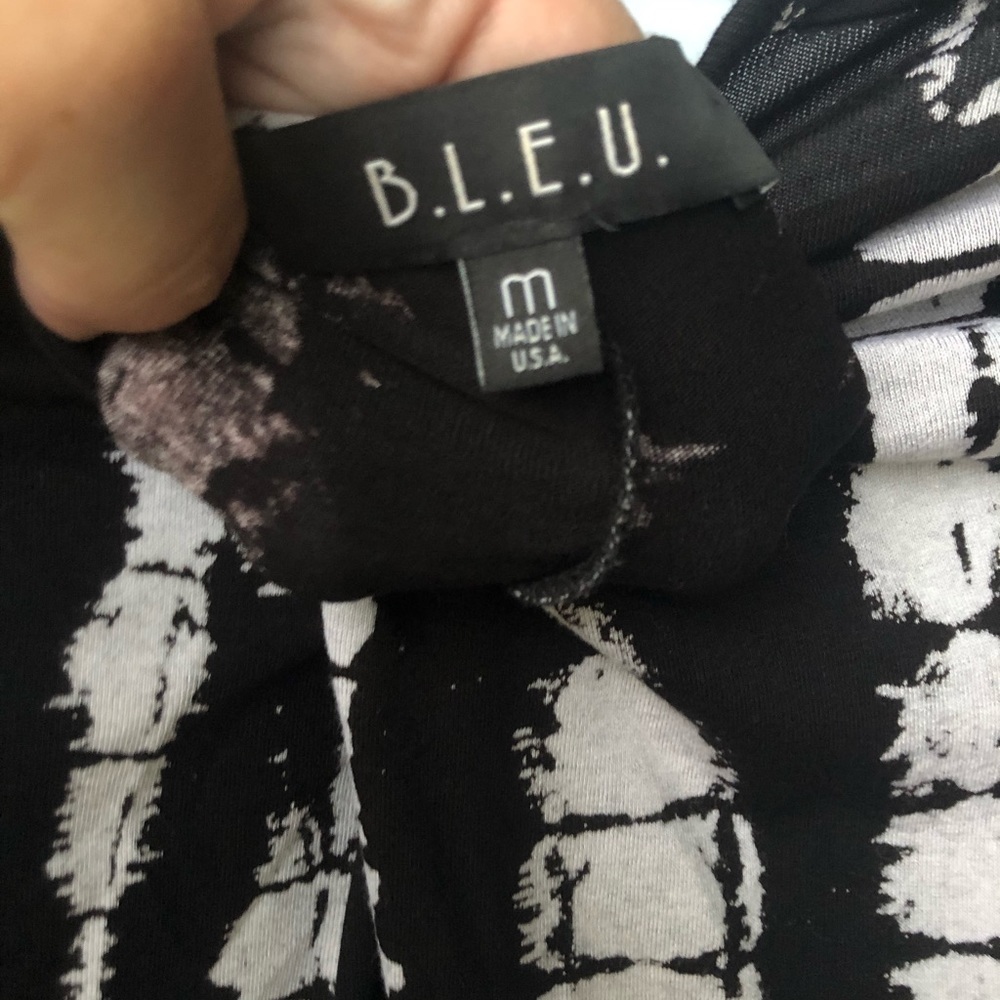 Black and White tie-dye B.L.E.U Tunic Top- M - Picture 2 of 4